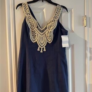 Lilly Pulitzer Size medium navy with gold detail dress. Worn once. Like new.